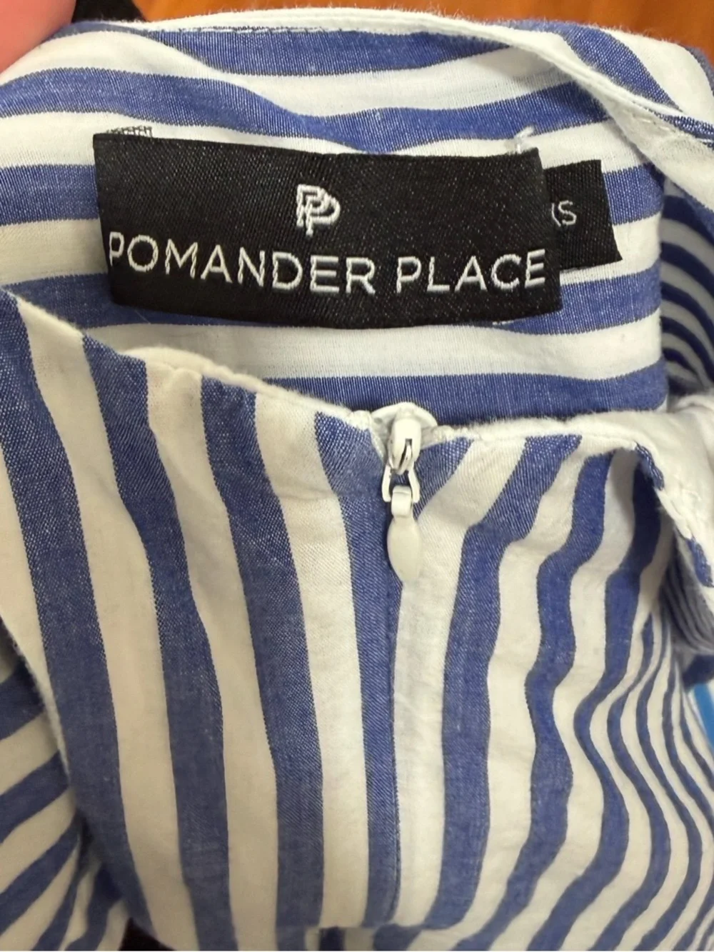 Pomander Place Tuckernuck Blue White Stripe 3/4 Sleeve V Neck Zip Kieran Top XS - Picture 6 of 6